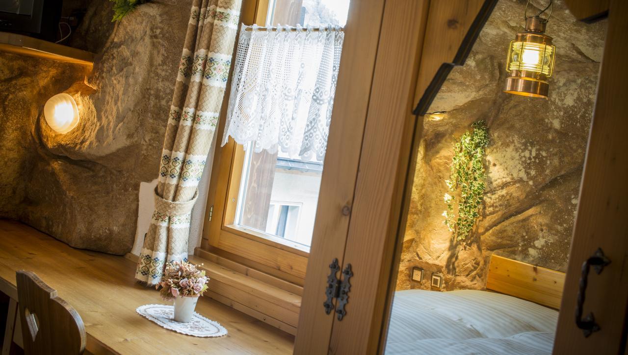 Hotel Olympia サース・アルマゲル エクステリア 写真
